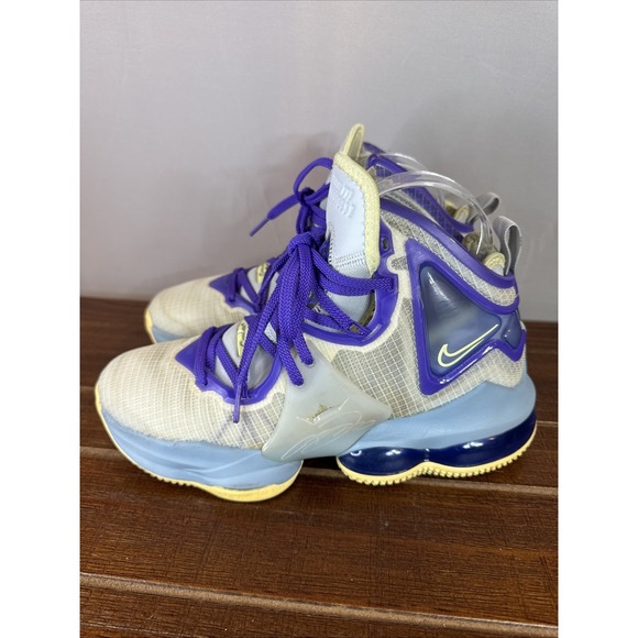Nike Lebron‎ 19 XlX Aura Citron Youth GS 5.5Y DD0418-412 - Picture 2 of 11